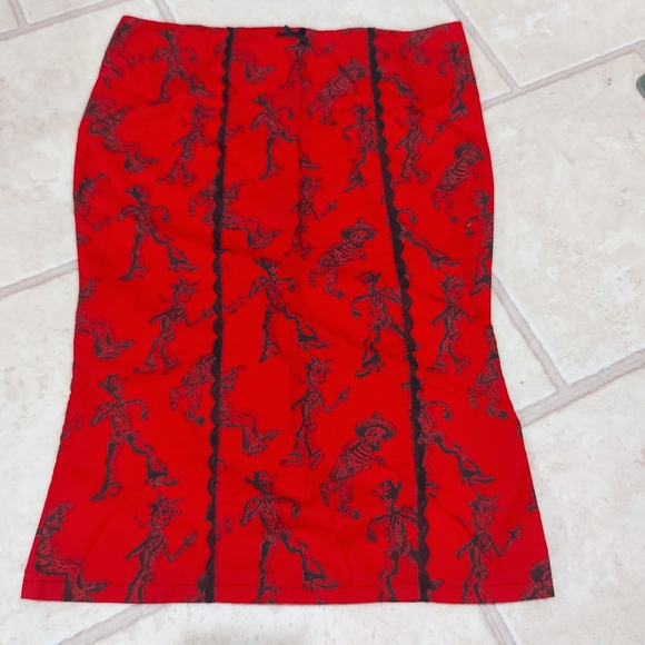 NWOT Day of the Dead skirt! - Picture 1 of 4